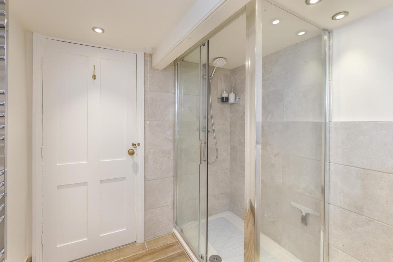 The Garden Square - Unique Luxury Apartment In Historic Garden Square - Ideal For 2 People 요크 외부 사진