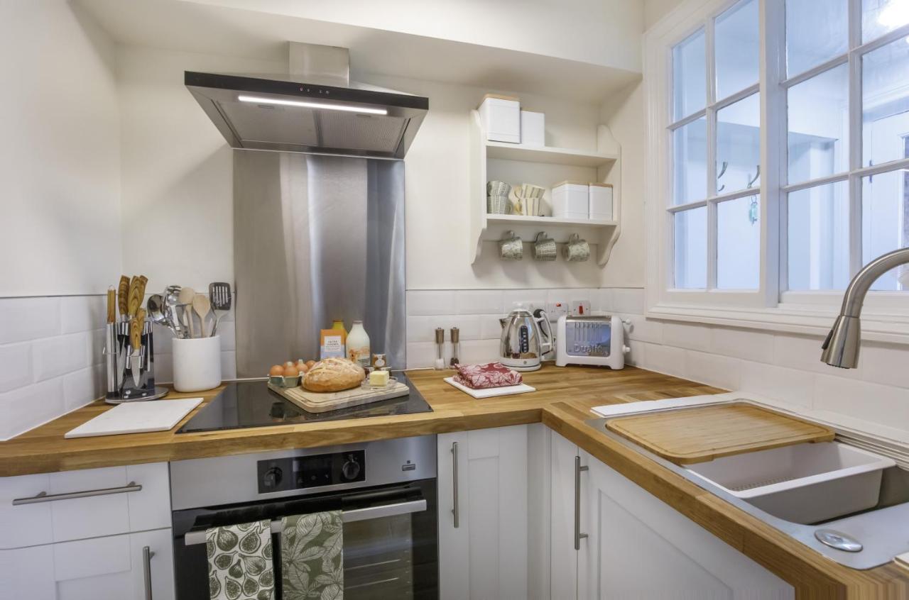 The Garden Square - Unique Luxury Apartment In Historic Garden Square - Ideal For 2 People 요크 외부 사진